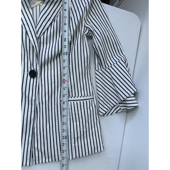 CAbi Jacket Womens 4 White Navy Pinstripe Striped Bell Sleeve Blazer Style 5295 - Picture 9 of 10